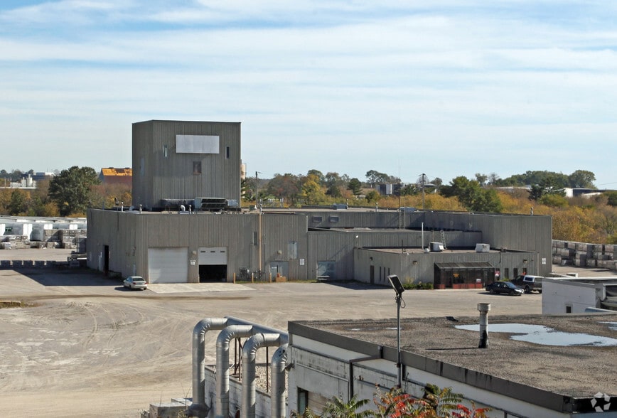 1089 Nelson St, Oshawa, ON à louer - Photo de l’immeuble – Image 1 sur 2