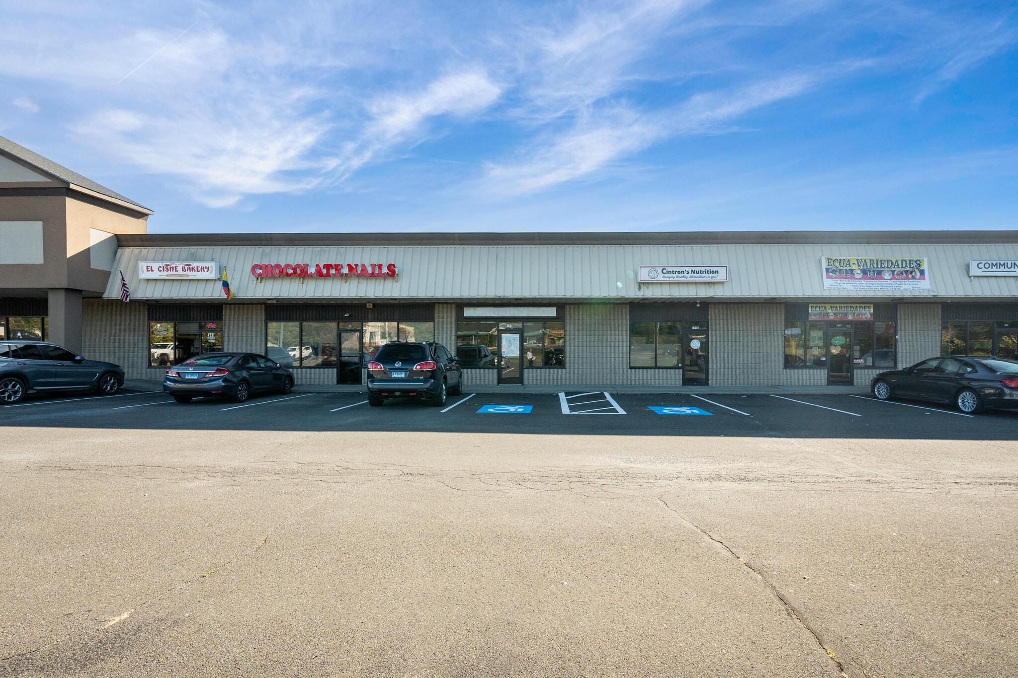 129-145 Danbury Rd, New Milford, CT à louer Photo de l’immeuble– Image 1 sur 1