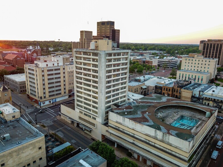 106 E Elm St, Tyler, TX à louer - Photo de l’immeuble – Image 2 sur 3