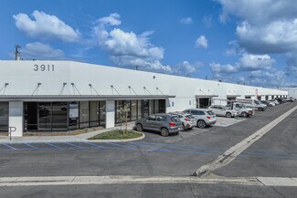 Plus de détails pour 3911-3921 E La Palma Ave, Anaheim, CA - Industriel/Logistique à louer