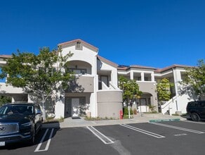 26421 Crown Valley Pky, Mission Viejo, CA à louer Photo intérieure– Image 1 sur 21