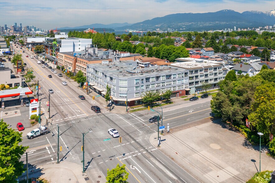 2891-2893 Hastings St E, Vancouver, BC à louer - Aérien – Image 3 sur 4