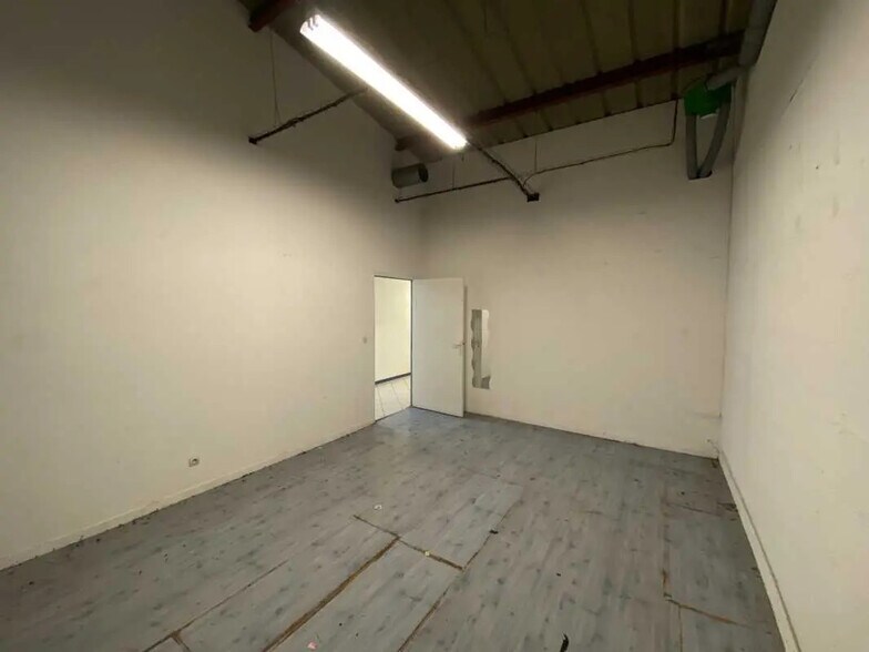 Bureau dans Tillé à louer - Photo intérieure – Image 3 sur 9