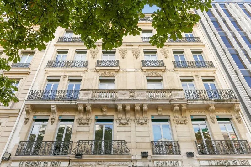47 Avenue George V, Paris à louer - Photo de l’immeuble – Image 1 sur 14