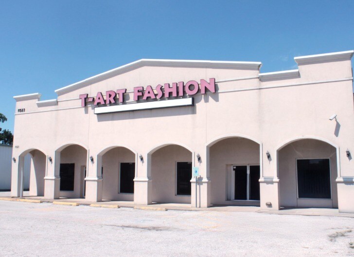 11523 Harry Hines Blvd, Dallas, TX à louer Photo de l’immeuble– Image 1 sur 5