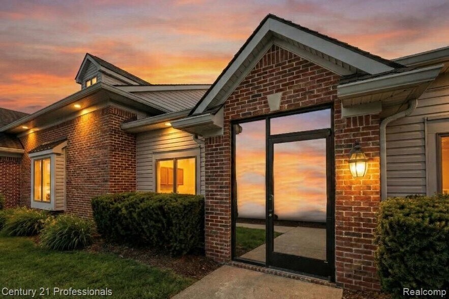 7457 M E Cad Blvd, Village of Clarkston, MI à louer - Photo de l’immeuble – Image 3 sur 16