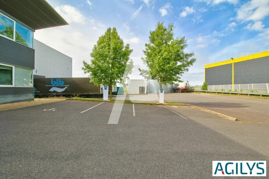 Industriel/Logistique dans Saint-Michel-sur-Orge à louer - Photo de l’immeuble – Image 2 sur 4