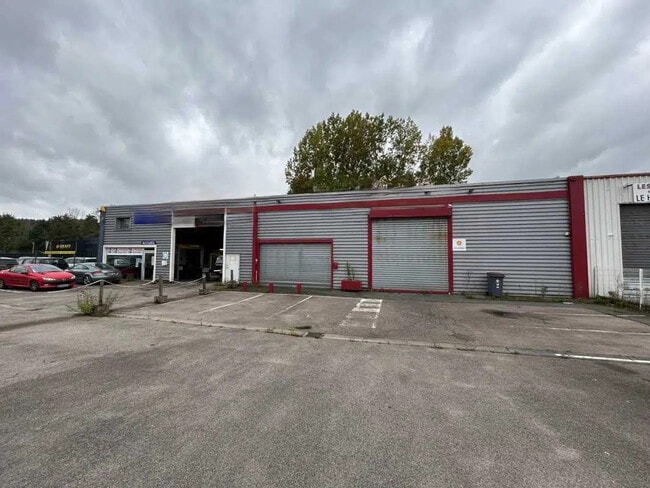 Plus de détails pour Local d’activités à vendre
