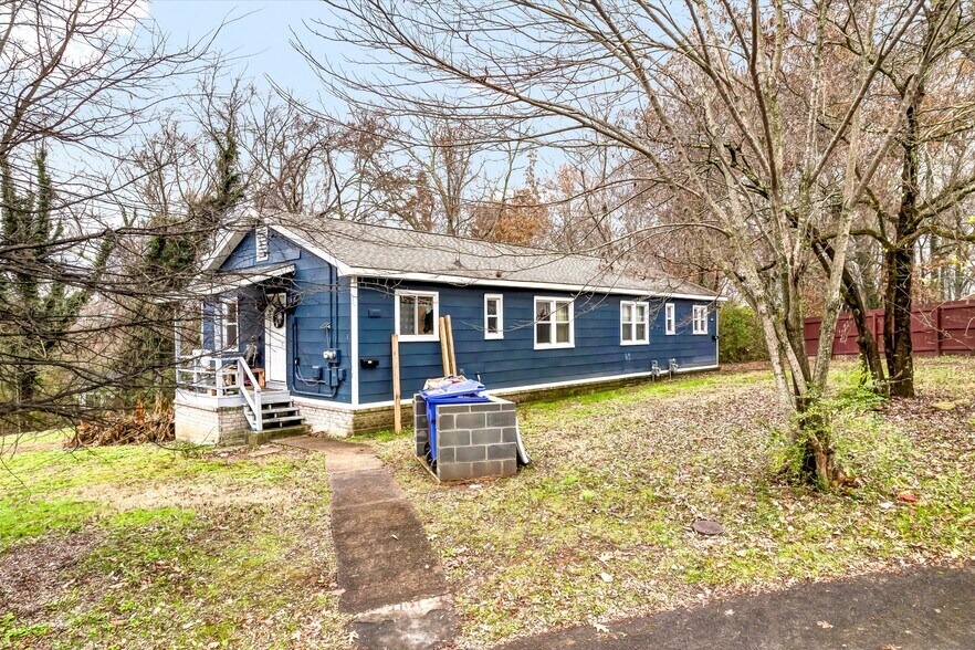 567 W Outer Dr, Oak Ridge, TN à vendre - Photo de l’immeuble – Image 3 sur 26