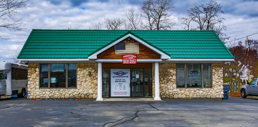 5058 Route 17M, New Hampton, NY à vendre - Photo principale – Image 1 sur 19