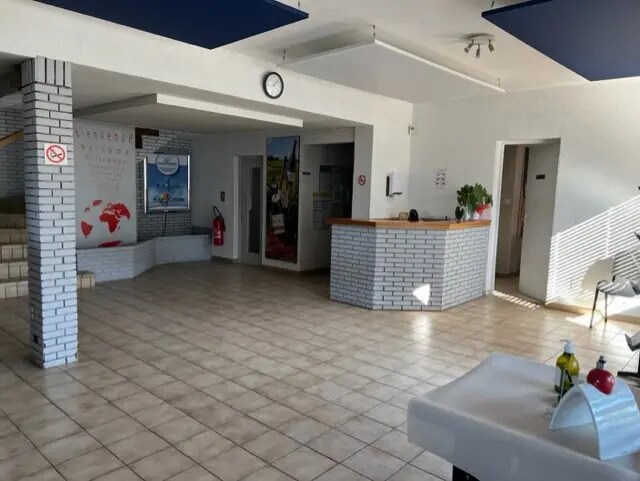 Local d'activités dans Roussillon à vendre Hall d’entrée– Image 1 sur 13