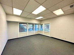 3002-3028 Beacon Blvd, West Sacramento, CA à louer Photo intérieure– Image 1 sur 5