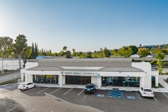 21500 Yorba Linda Blvd, Yorba Linda, CA à louer Photo de l’immeuble– Image 1 sur 6