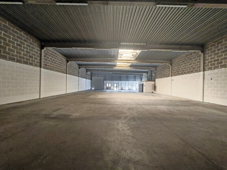 Industriel/Logistique dans Noisy-le-Grand à louer - Photo de l’immeuble – Image 1 sur 6