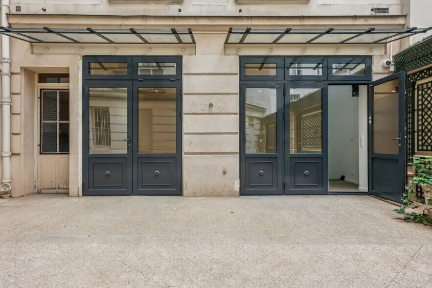 12 Avenue Victor Hugo, Paris à louer - Photo de l’immeuble – Image 3 sur 9