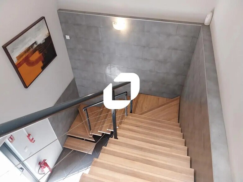 Bureau dans Veurey-Voroize à louer - Photo de l’immeuble – Image 3 sur 17