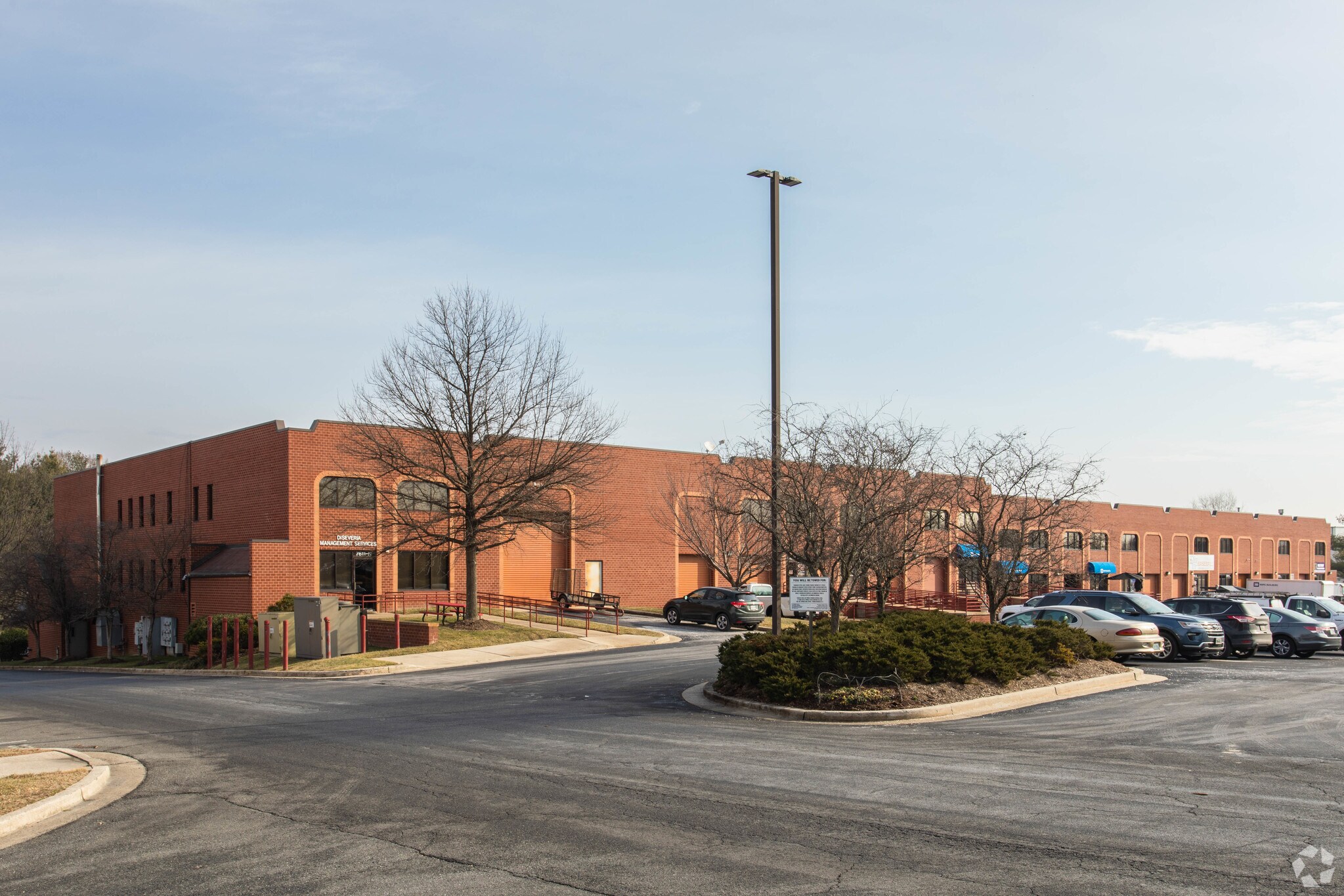 7611-7615 Rickenbacker Dr, Gaithersburg, MD à louer Photo principale– Image 1 sur 38