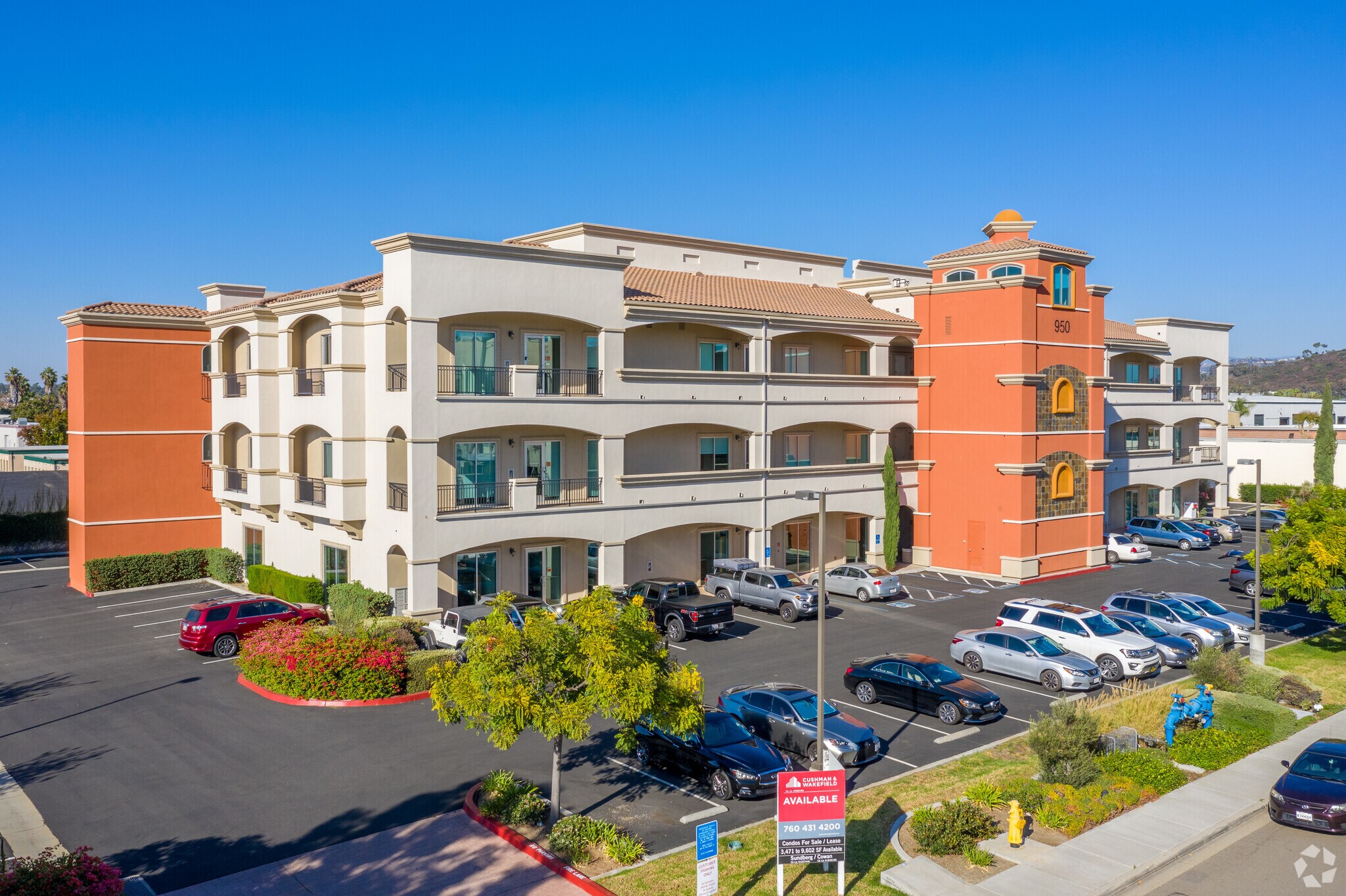 950 Boardwalk, San Marcos, CA à vendre Photo principale– Image 1 sur 9