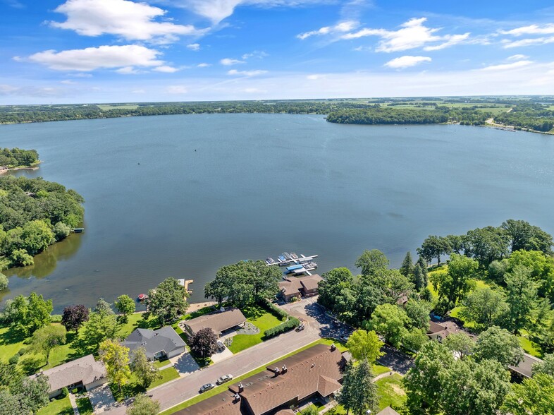 406 9th St NE, Waseca, MN à vendre - Photo de l’immeuble – Image 3 sur 12