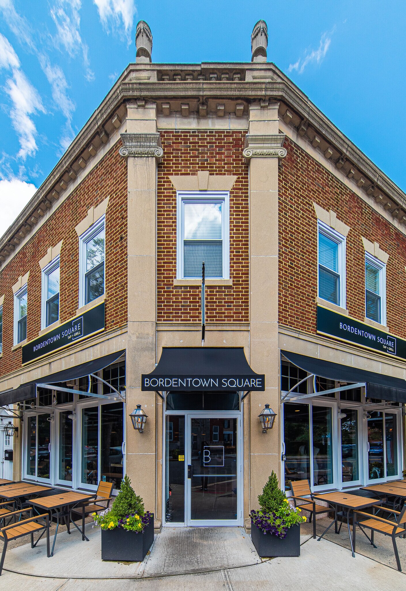 233 Farnsworth Ave, Bordentown, NJ à louer Photo principale– Image 1 sur 5