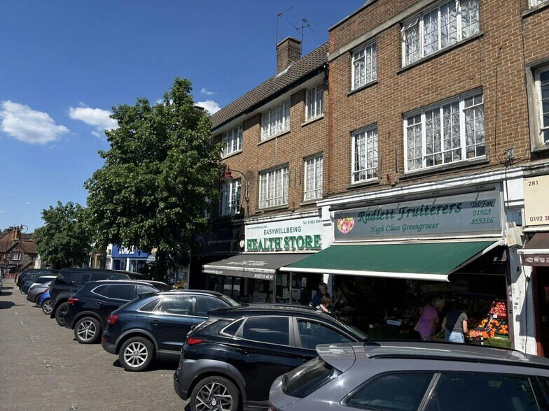 279 Watling St, Radlett à louer - Photo de l’immeuble – Image 3 sur 5