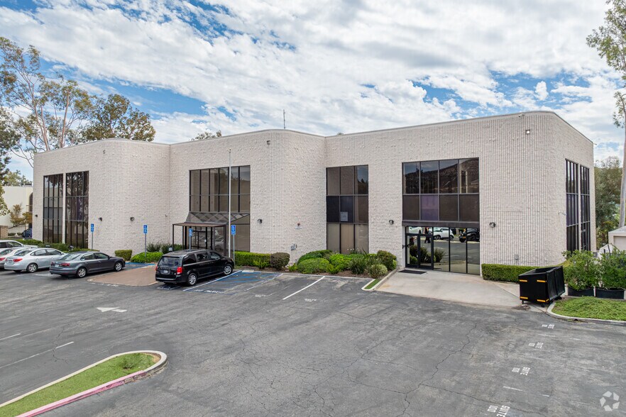5703 Corsa Ave, Westlake Village, CA à louer - Photo principale – Image 1 sur 4