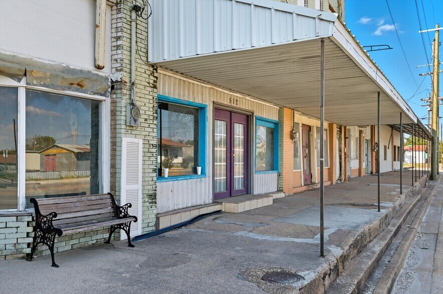 825 Ave D, Moody, TX à vendre - Photo de l’immeuble – Image 2 sur 3