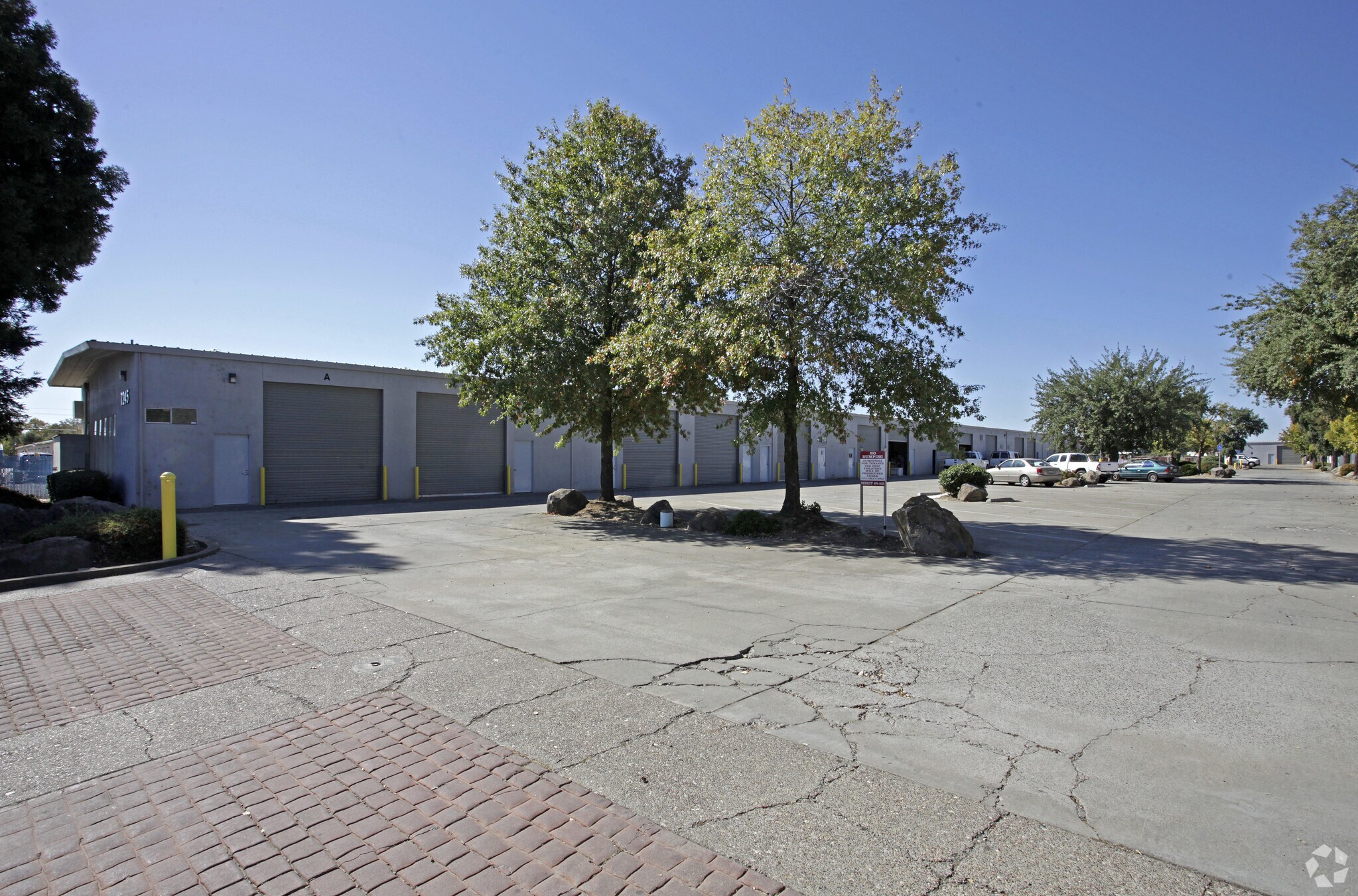 7245 32nd St, North Highlands, CA à louer Photo principale– Image 1 sur 6