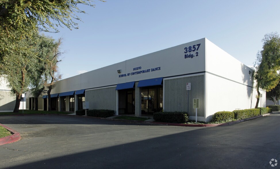 3857 Schaefer Ave, Chino, CA à louer - Photo principale – Image 1 sur 5
