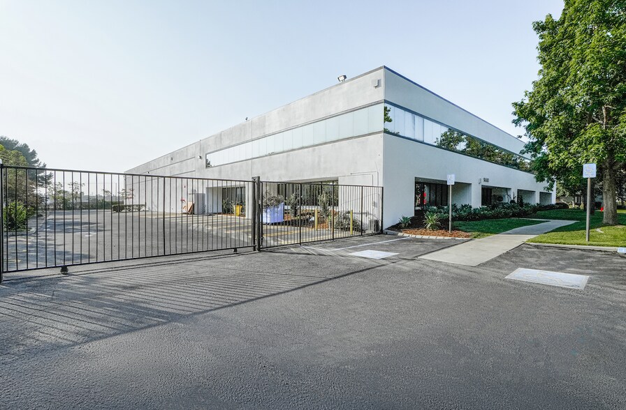 19560 S Rancho Way, Rancho Dominguez, CA à vendre - Photo de l’immeuble – Image 3 sur 12