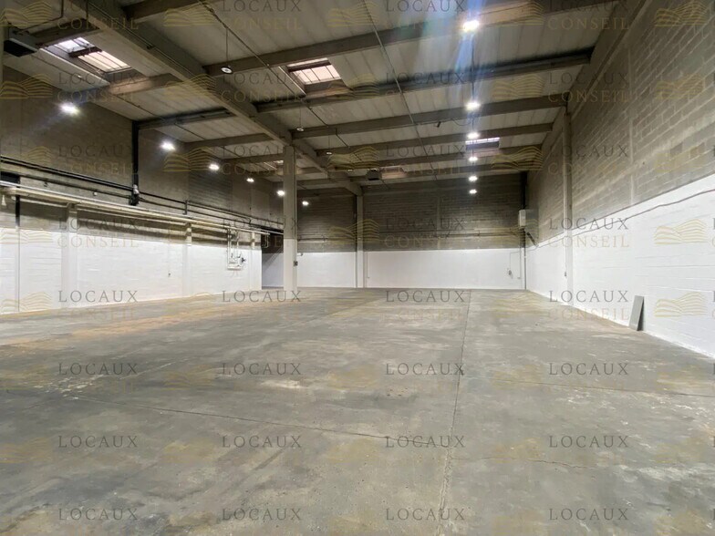 Local d’activités dans Sarcelles à louer - Photo intérieure – Image 2 sur 18