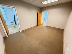 1605 W Wilson St, Batavia, IL à louer Photo intérieure– Image 2 sur 14