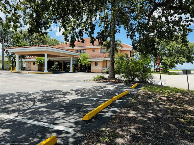 2237 US Highway 27 S, Sebring, FL à louer - Photo de l’immeuble – Image 3 sur 51
