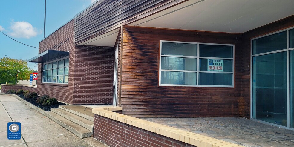 13860 Lorain Ave, Cleveland, OH à louer - Photo de l’immeuble – Image 3 sur 7