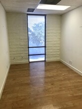 17337 Ventura Blvd, Encino, CA à louer Photo intérieure– Image 2 sur 3