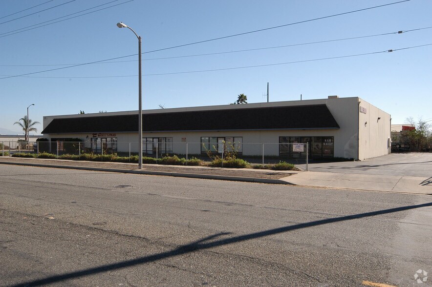 1111 W Rialto Ave, Rialto, CA à louer - Photo de l’immeuble – Image 3 sur 8
