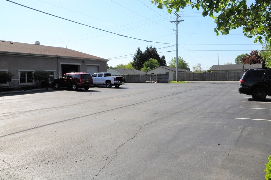 869 W 2nd St, Xenia, OH à louer - Photo de l’immeuble – Image 3 sur 57