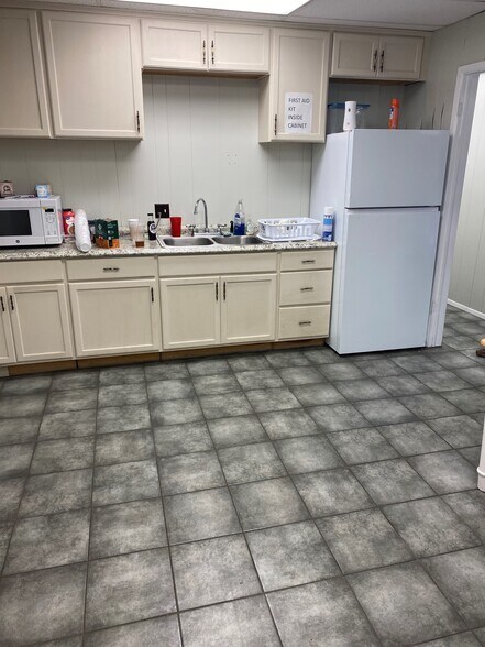 500 E 19th St, Cushing, OK à louer - Photo de l’immeuble – Image 3 sur 6
