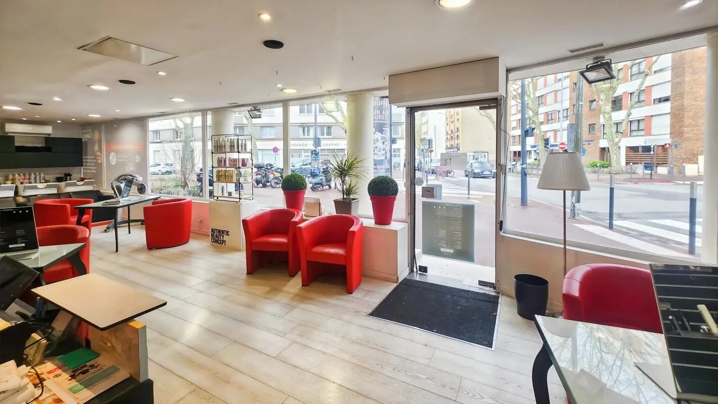 Local commercial dans Issy-les-Moulineaux à louer Photo de l’immeuble– Image 1 sur 9