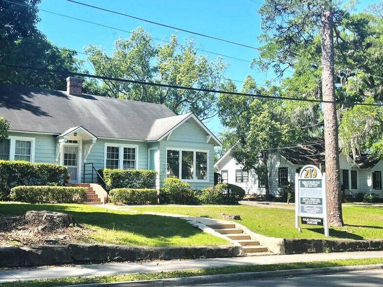 219 E 5th Ave, Tallahassee, FL à louer - Photo de l’immeuble – Image 1 sur 7