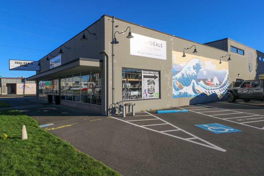 775 N Front St, Coos Bay, OR à vendre - Photo de l’immeuble – Image 3 sur 43