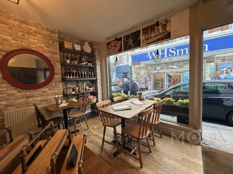 124 High St, Hythe à vendre - Photo de l’immeuble – Image 2 sur 15
