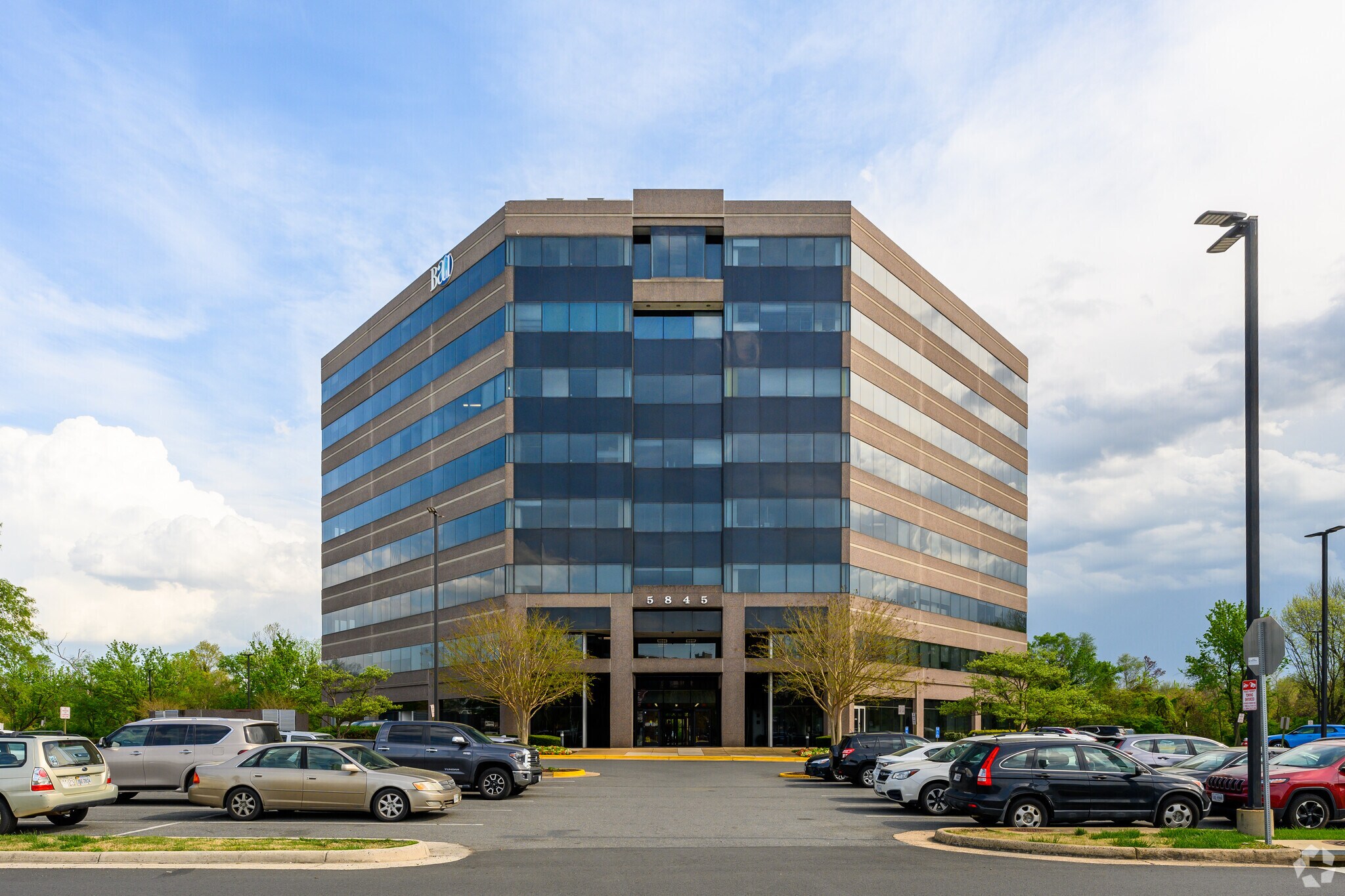 5845 Richmond Hwy, Alexandria, VA à vendre Photo principale– Image 1 sur 15