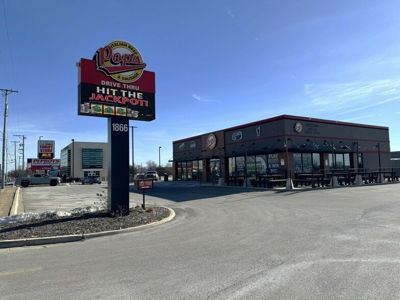 1866 W Jefferson Ave, Joliet, IL à louer - Photo de l’immeuble – Image 3 sur 7