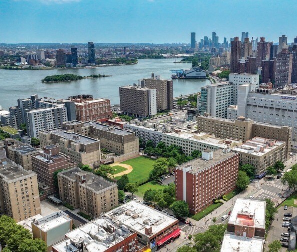 311 E 100th St, New York, NY à vendre - Aérien – Image 3 sur 3
