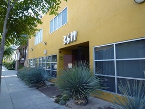 3611 Motor Ave, Los Angeles, CA à vendre Photo intérieure– Image 1 sur 4