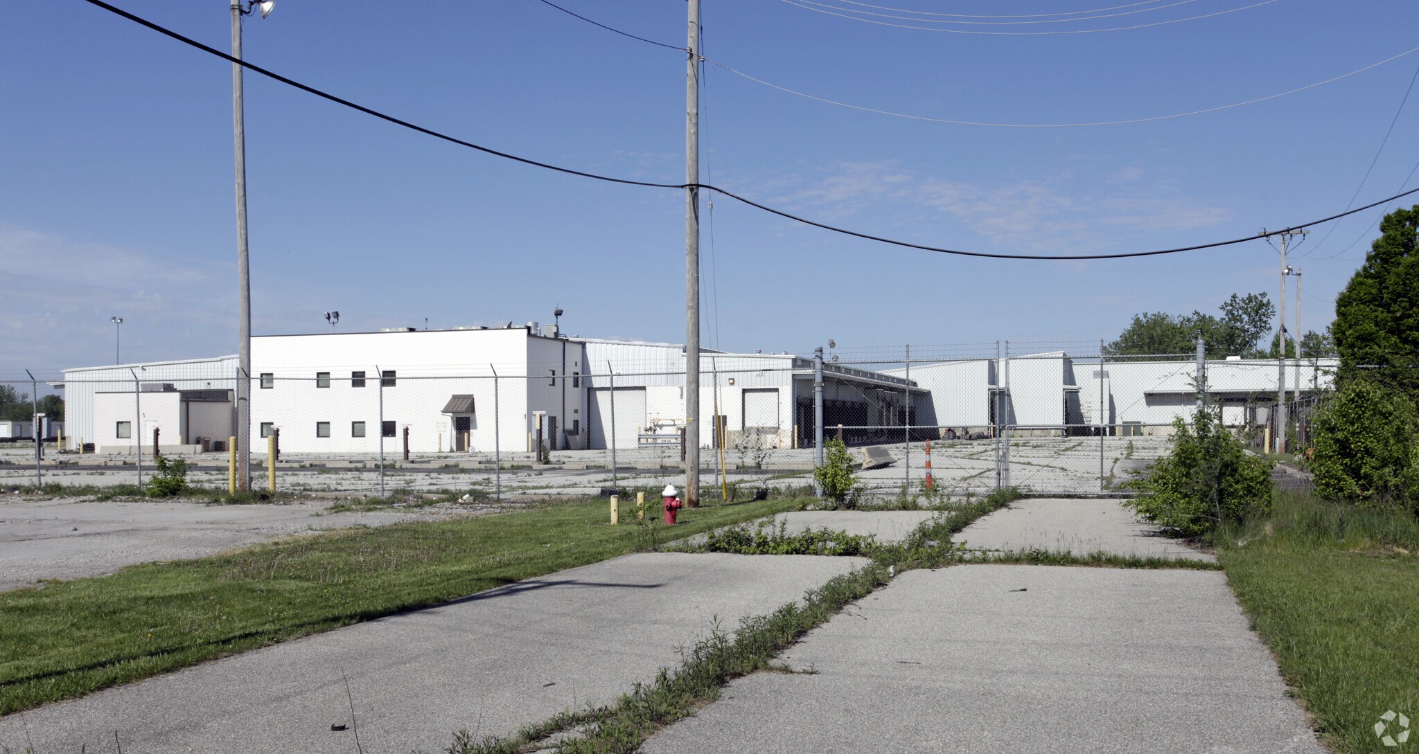 560 S Reynolds Rd, Toledo, OH à louer Photo principale– Image 1 sur 6