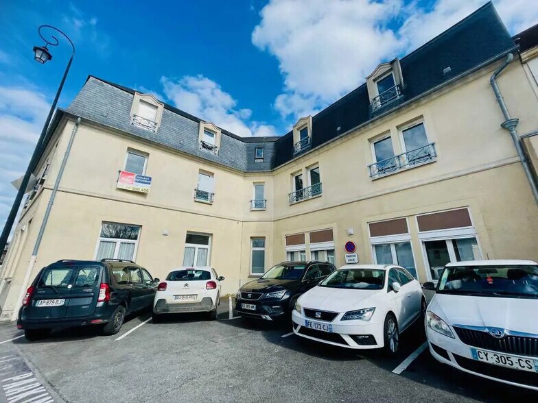 Bureau dans Compiègne à louer - Photo de l’immeuble – Image 1 sur 8