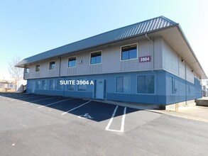 3904-3922 W 1st Ave, Eugene, OR à louer Photo intérieure– Image 2 sur 21
