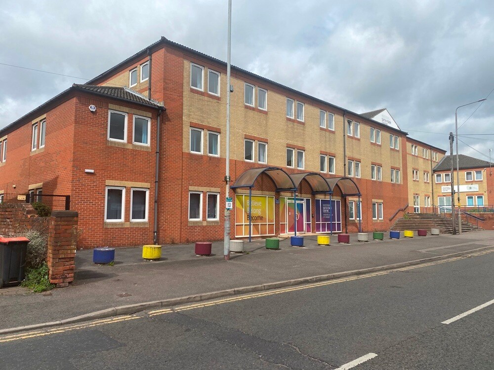 Portland Rd, Hucknall à louer Photo de l’immeuble– Image 1 sur 8